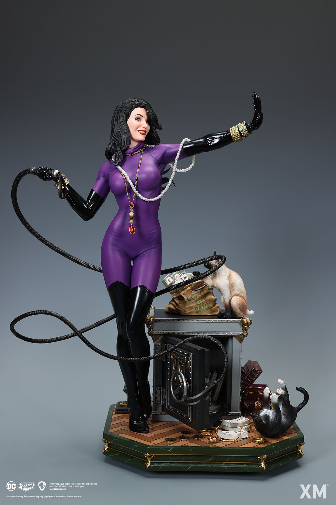 Catwoman_1_6-23.jpg catwoman