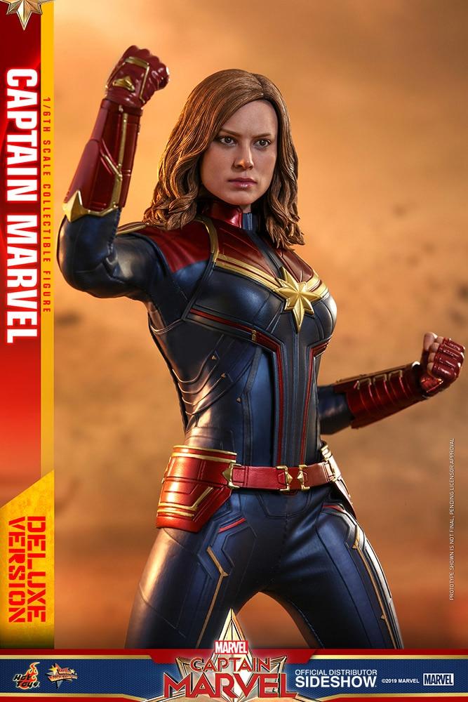 captain marvel deluxe version marvel gallery c dd d b e