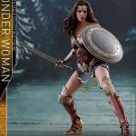 dc comics justice league wonder woman deluxe sixth scale hot toys