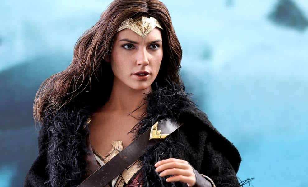 dc-comics-justice-league-wonder-woman-deluxe-sixth-scale-hot-toys-feature-903121.jpg dc comics justice league wonder woman deluxe sixth scale hot toys feature