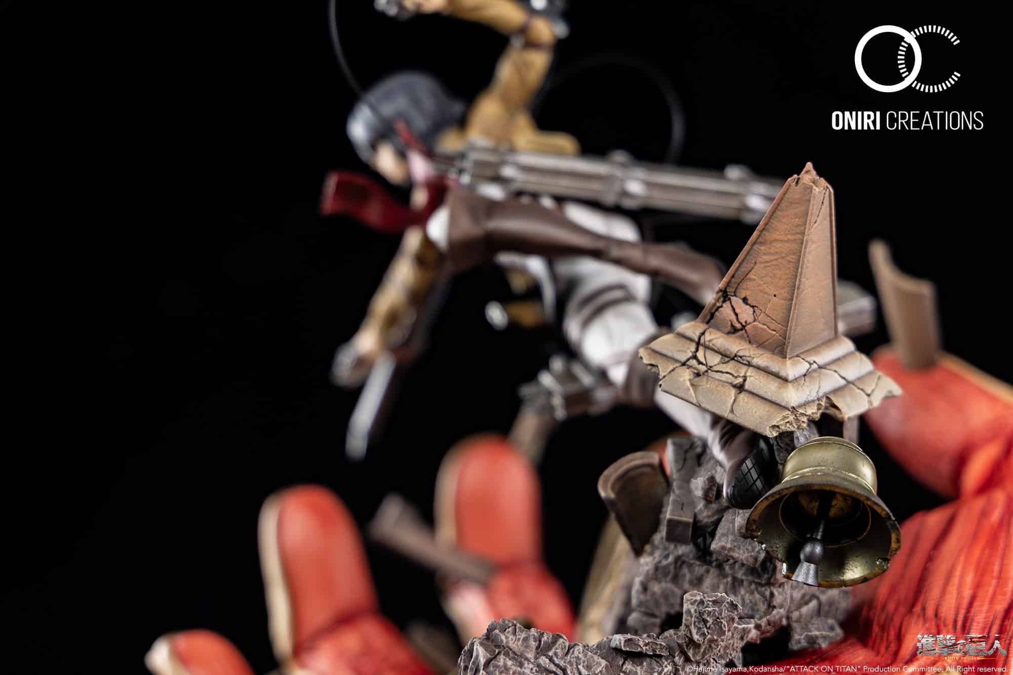 Attack On Titan : Mikasa VS Armored Titan 1/6 Scale Statue