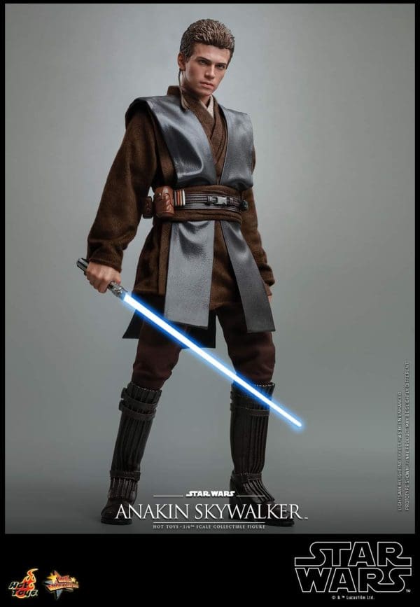 Attack Of The Clones Anakin Skywalker Sixth Scale Figure - Comic