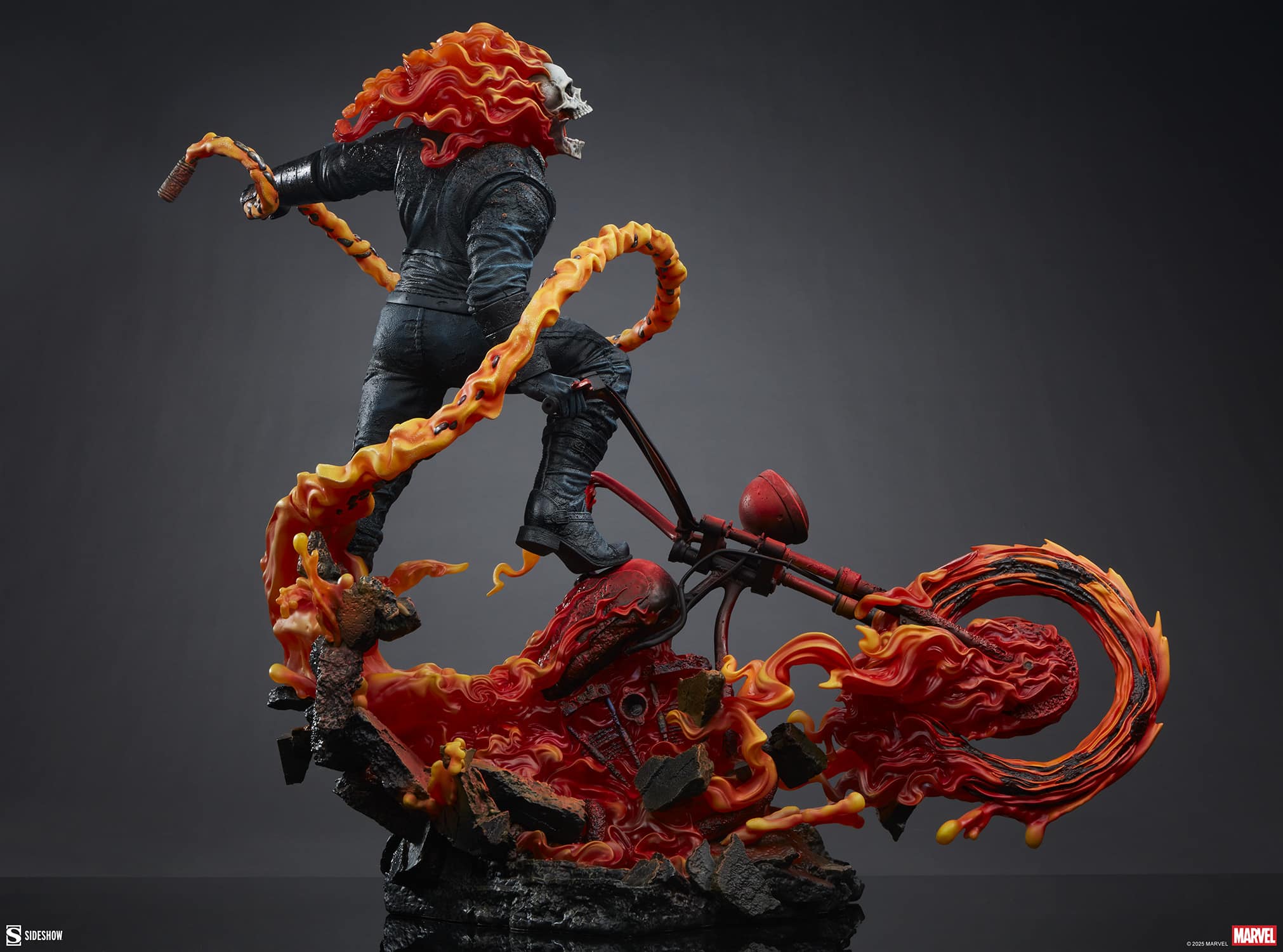 sideshow-collectibles-marvel-ghost-rider-classic-variant-premium-format-figure-gallery-681bf275bee0b