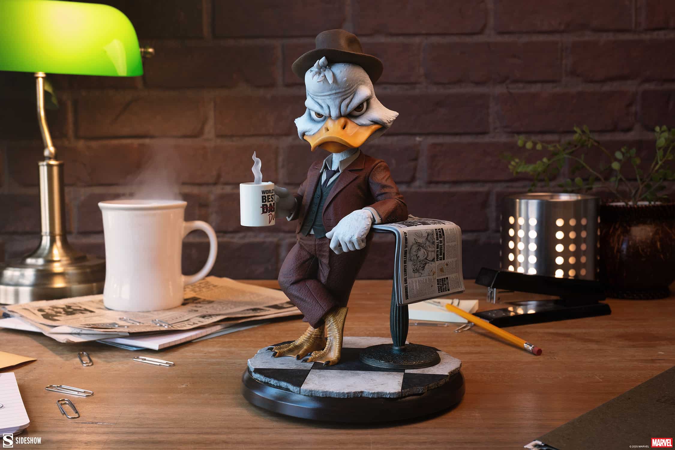 sideshow-collectibles-marvel-howard-the-duck-premium-format-figure-gallery-689ccdab651c0