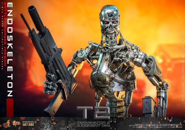 T-800 Endoskeleton Battle-Damaged Sixth Scale Figure The