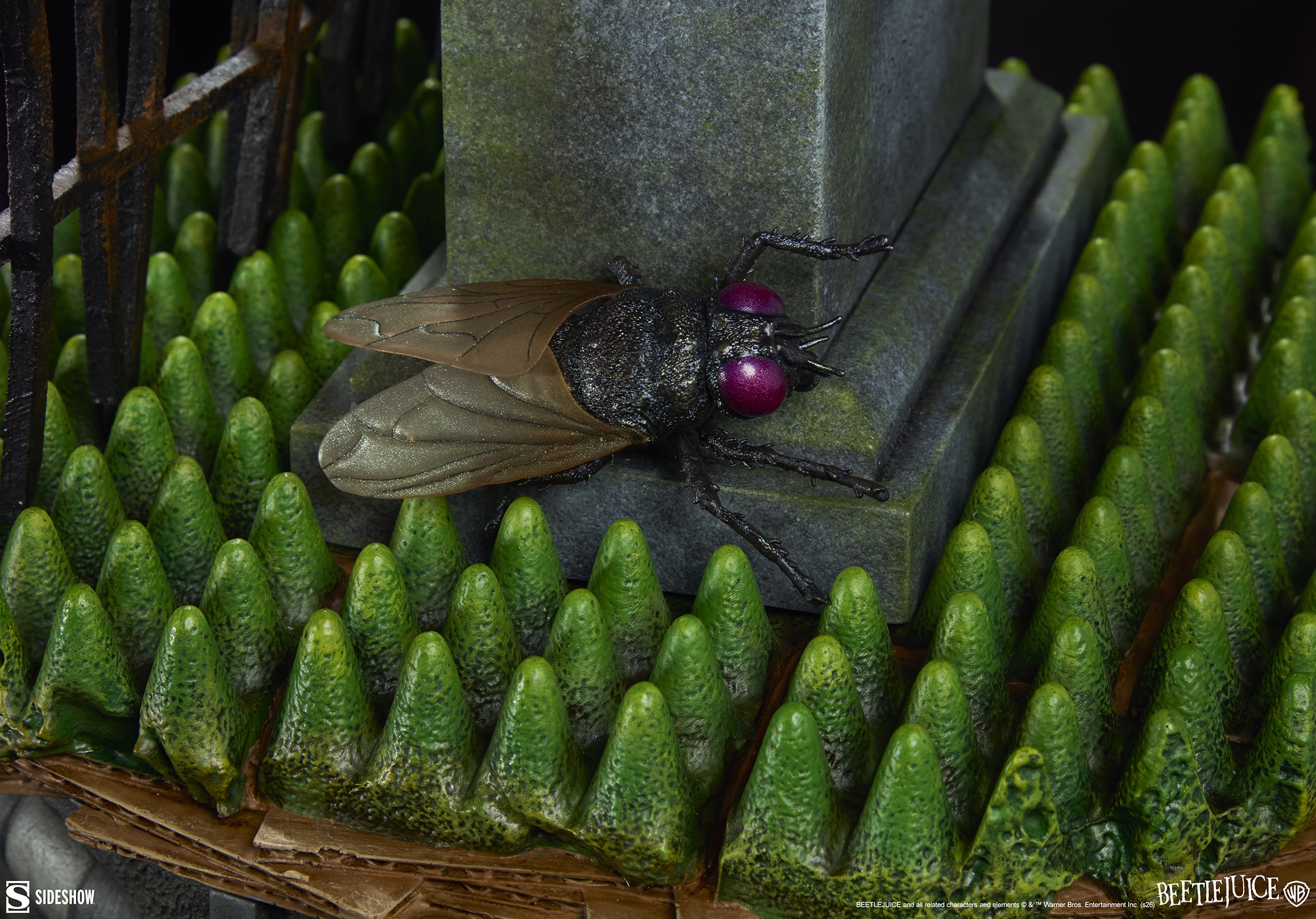 sideshow-collectibles-beetlejuice-beetlejuice-premium-format-figure-gallery-69bb1df36b744