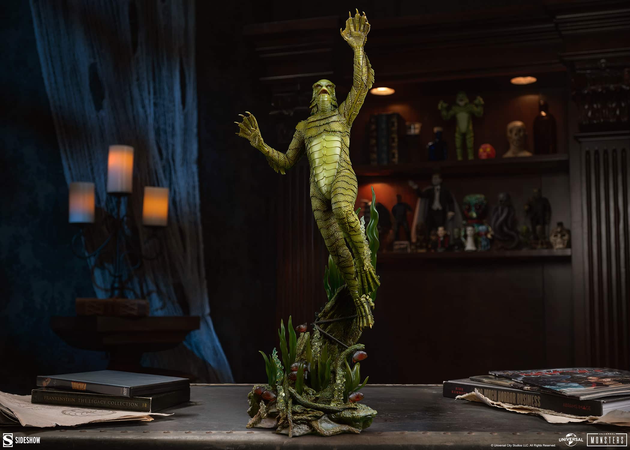 sideshow-collectibles-universal-monsters-creature-from-the-black-lagoon-premium-format-figure-gallery-699e413639746