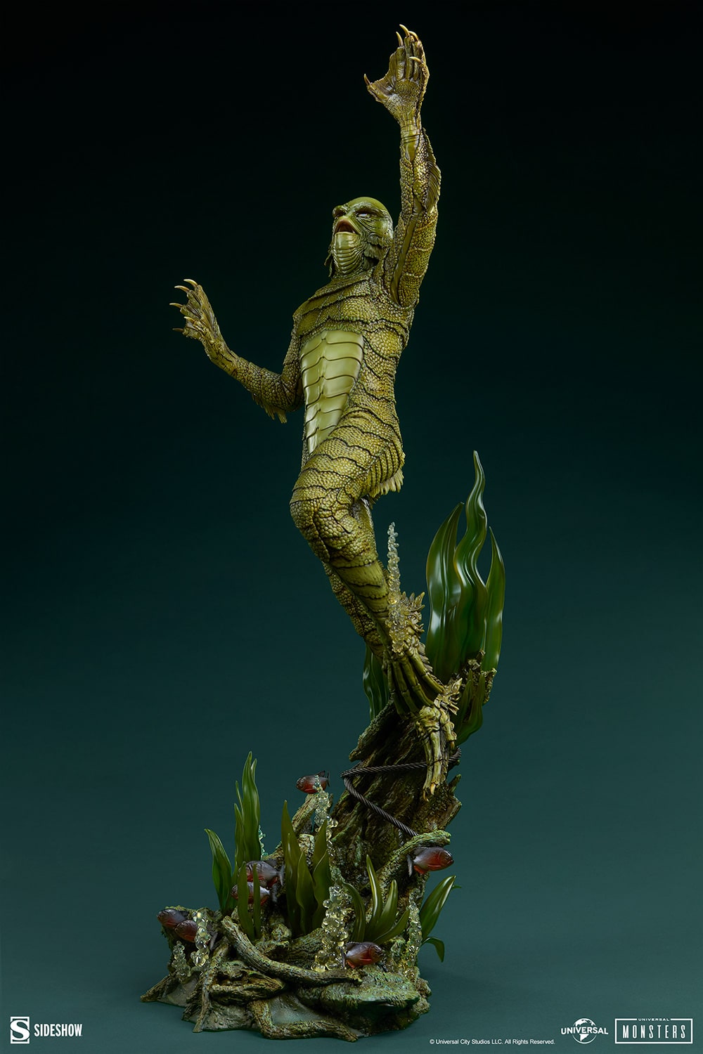 sideshow-collectibles-universal-monsters-creature-from-the-black-lagoon-premium-format-figure-gallery-699e41386cb03