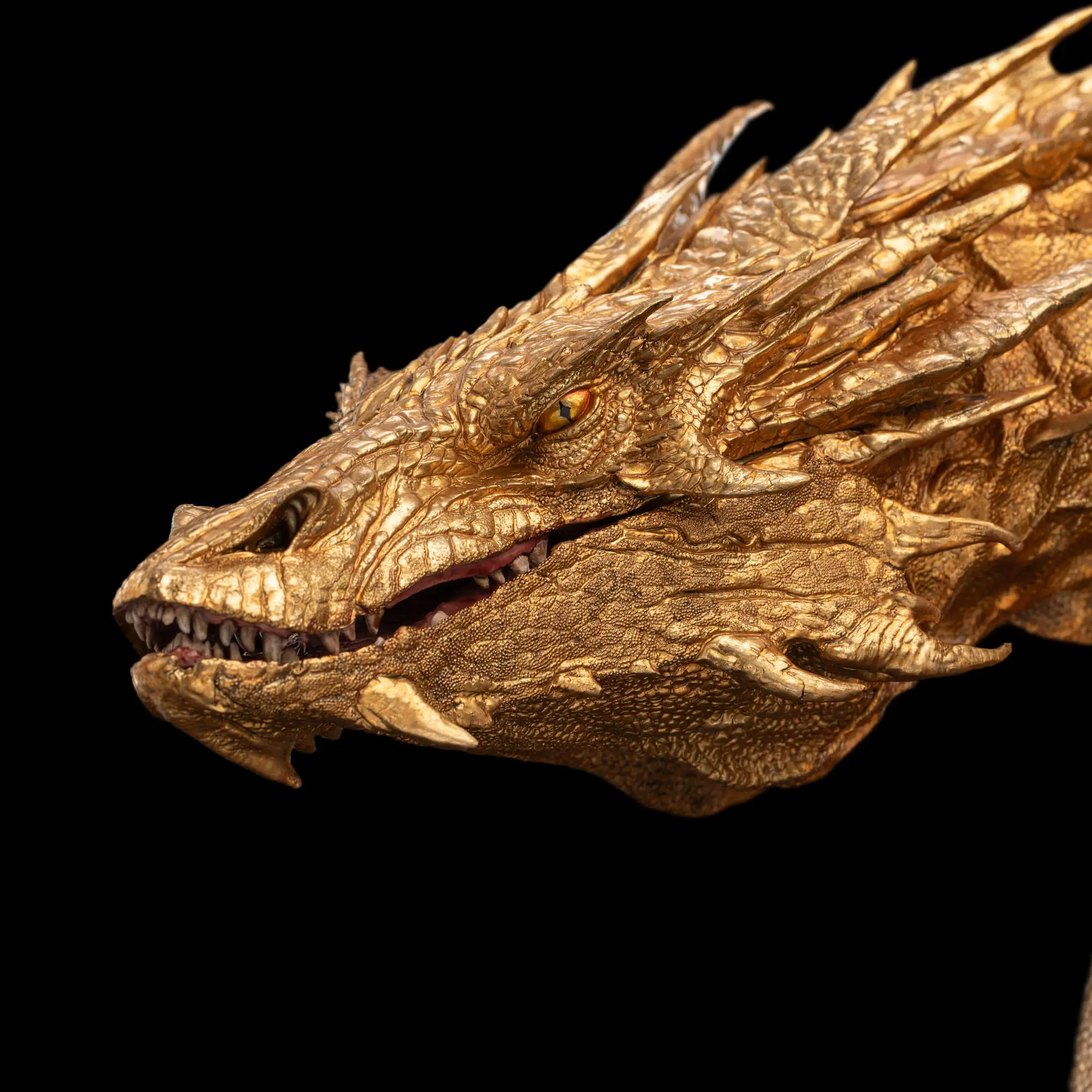 WETA Workshop Smaug The Golden Bust Limited The Hobbit Collectible